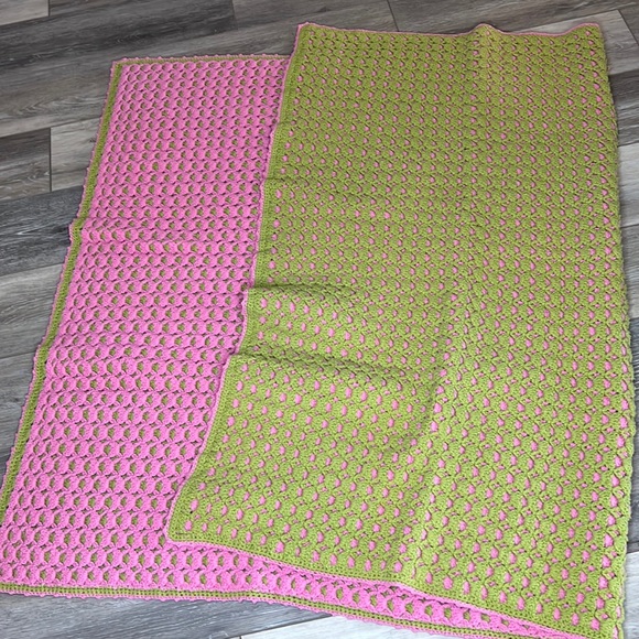 Pink and green reversible handmade afghan - Picture 1 of 2